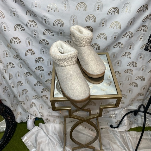 Luxe Shoes - Luxe Cream Ankle Boots